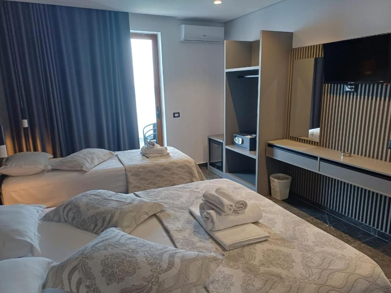 Blue Bay Hotel Sarandë 외부 사진